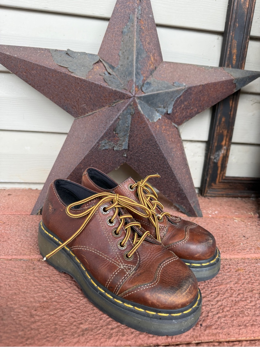 Dr. Martens Brown Leather Lace-Up Platform Oxfords Size 6